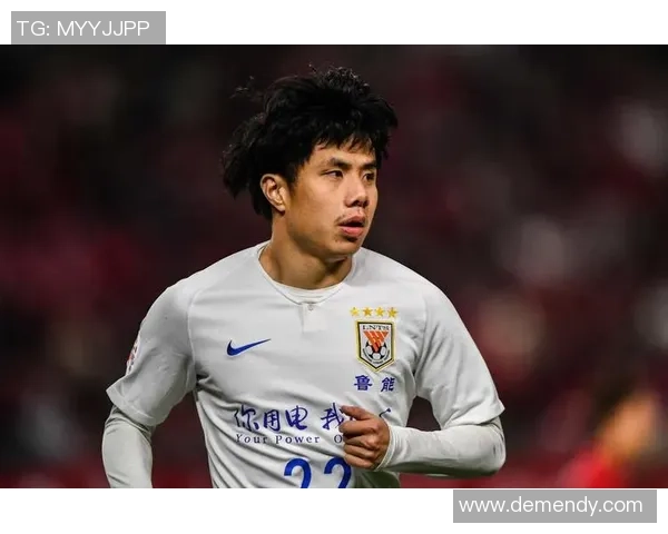 蒿俊闵：从青涩少年到中国足球中流砥柱的成长历程与传奇故事